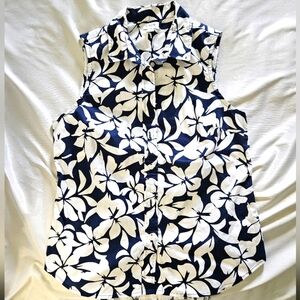 J.Crew Women's Floral Navy Blue & White Sleeveless Button-Up Top Size S